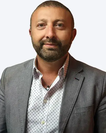 Arsel Thuma, Geschäftsleiter